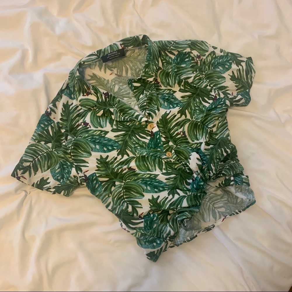 Tropical parrot print button down crop